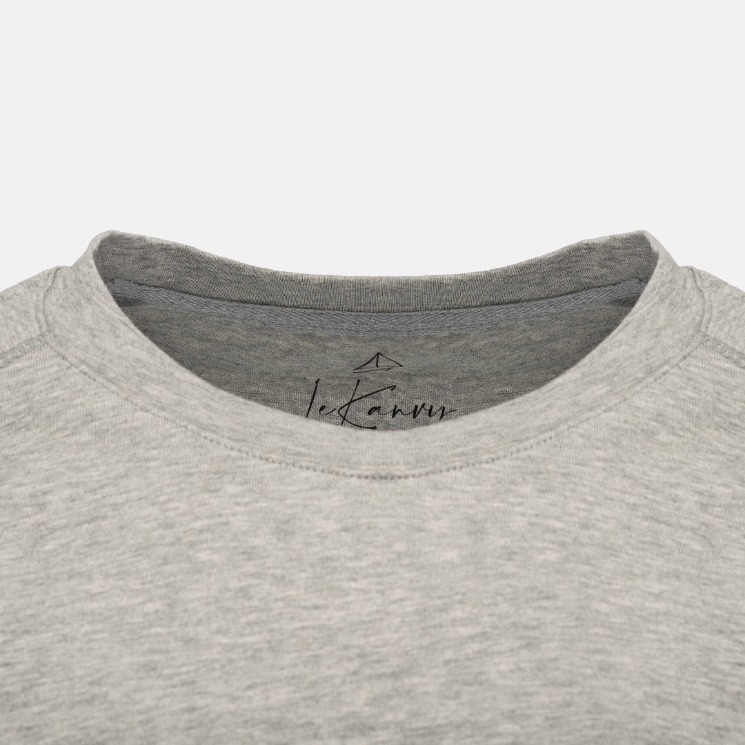 grey tee shirt